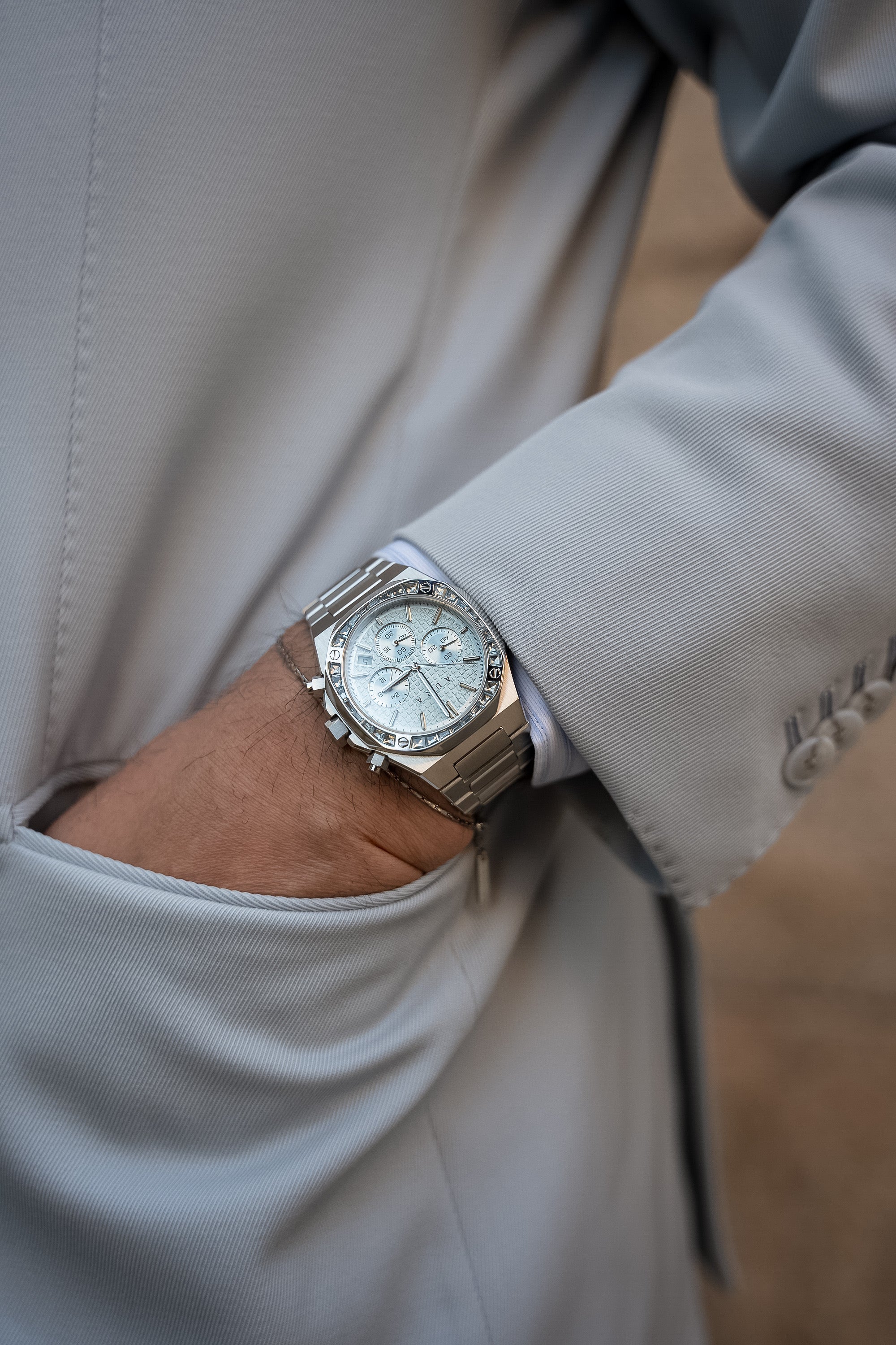 Chronograph 001: Steel/Azure – AURA