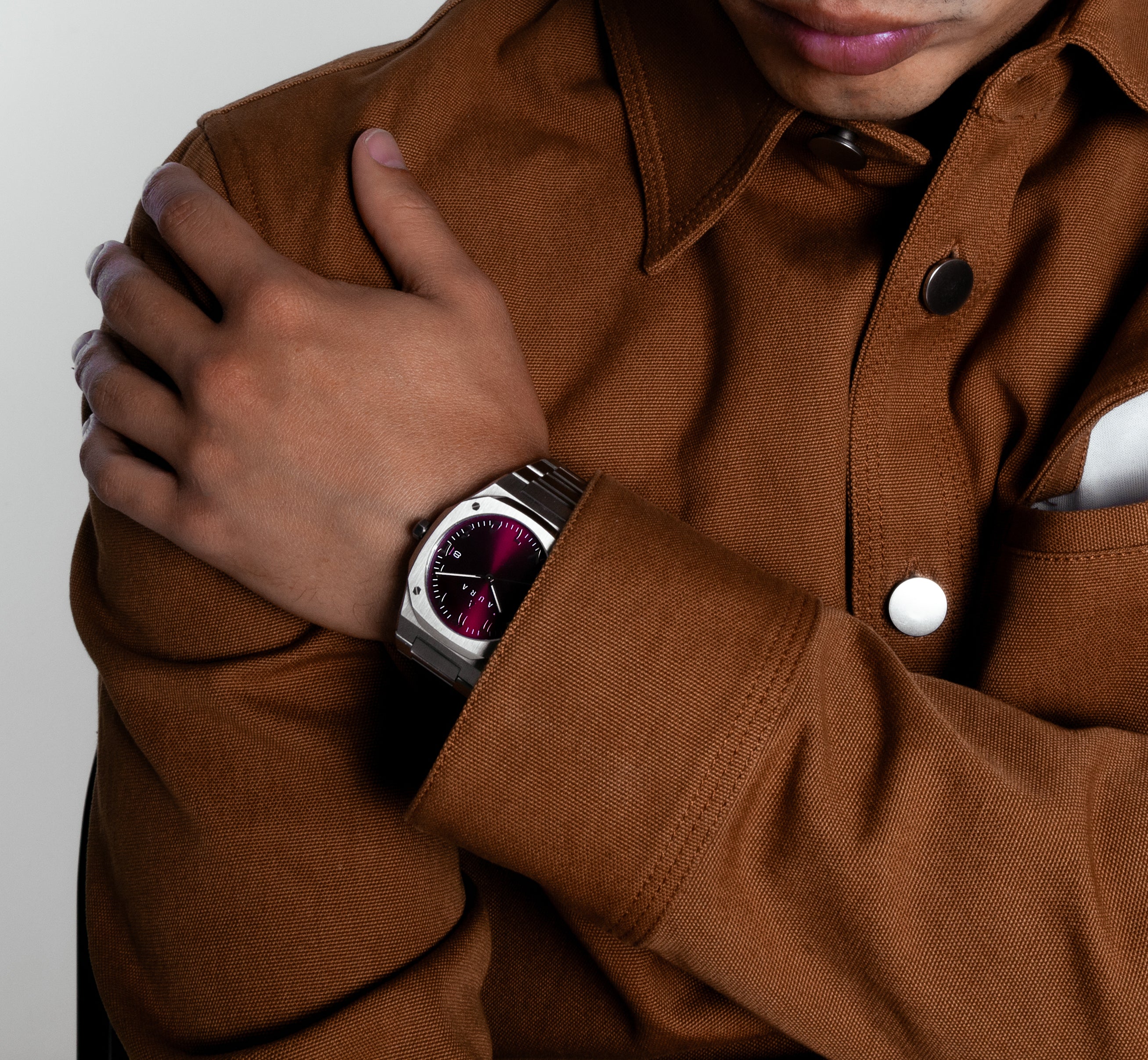 Date 003: Steel/Maroon Arabic