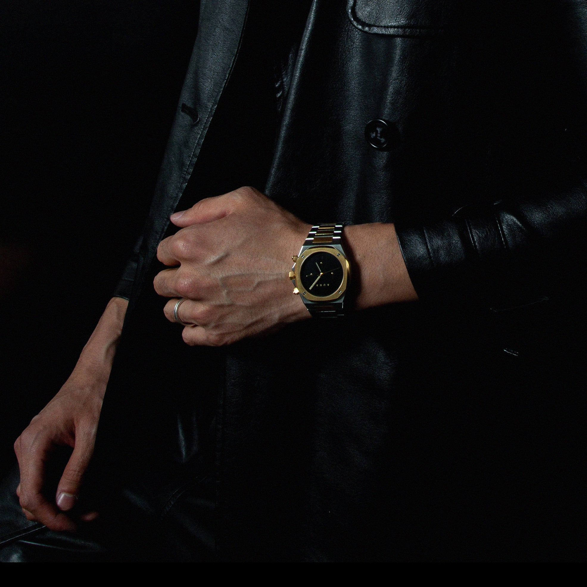 1023 Chronograph: Steel/Gold/Black