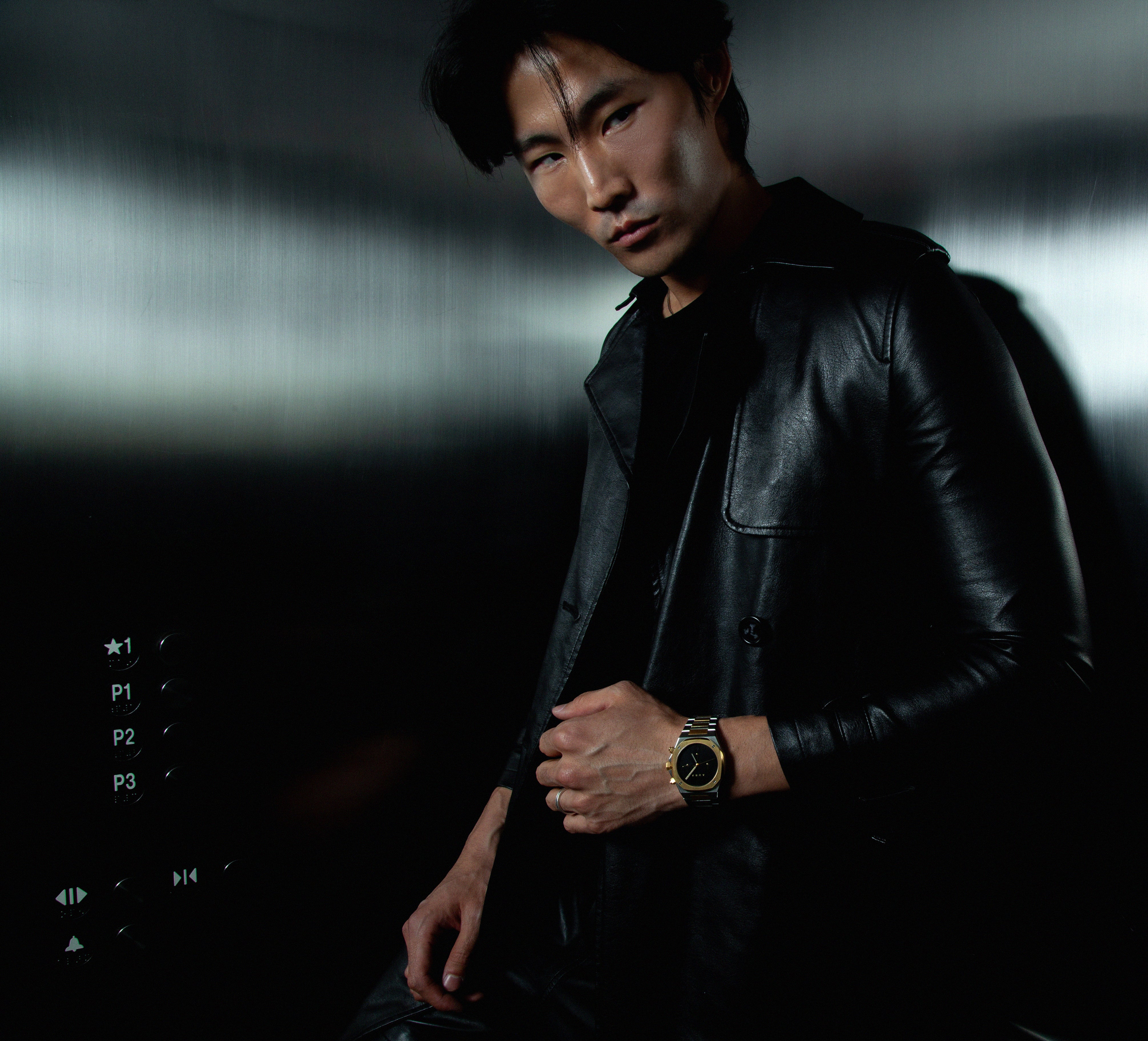 1023 Chronograph: Steel/Gold/Black – AURA