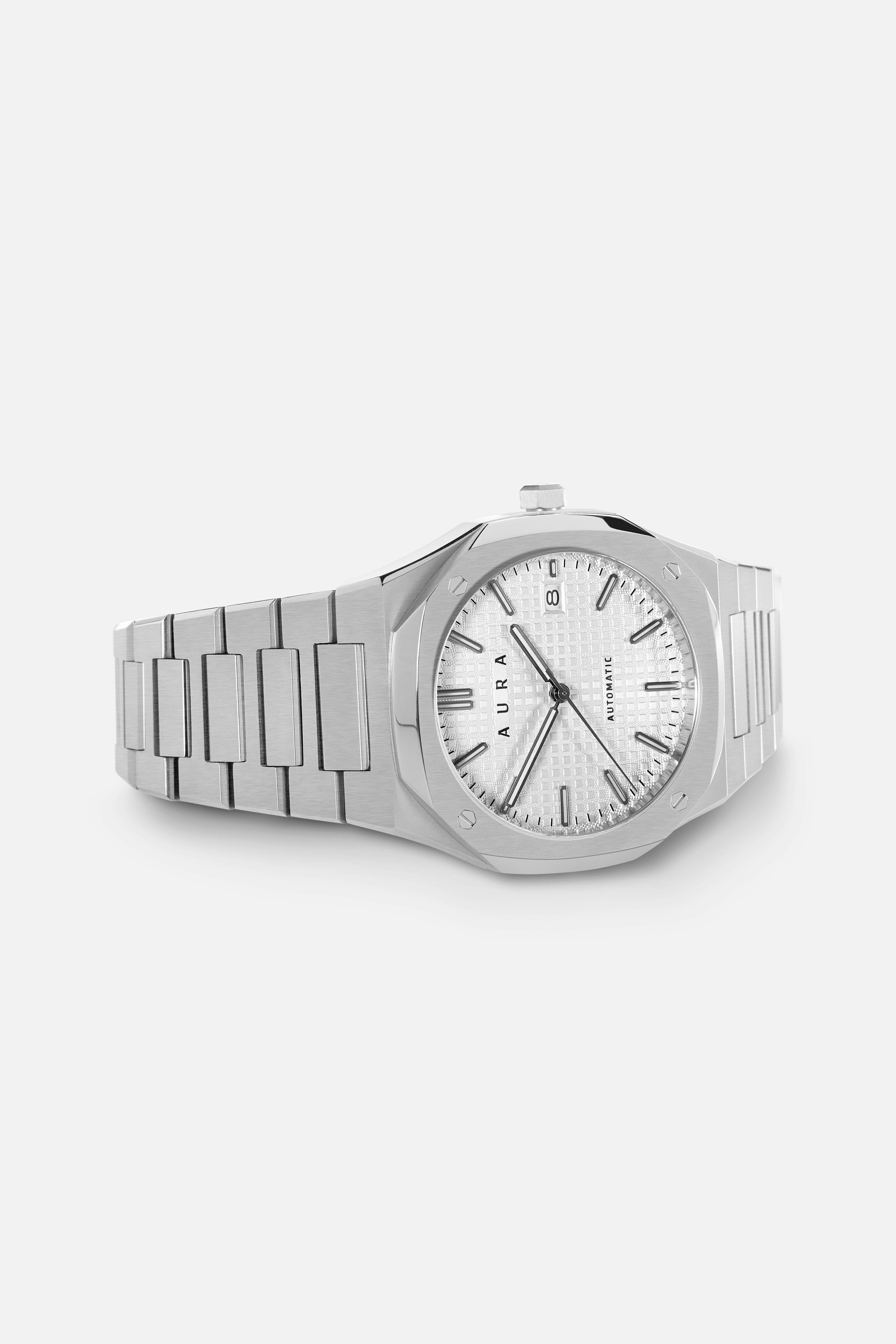 Date 001: Steel/White